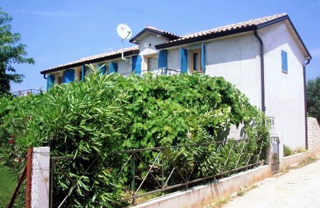 Apartments Ivas Zambratija  Luaran gambar